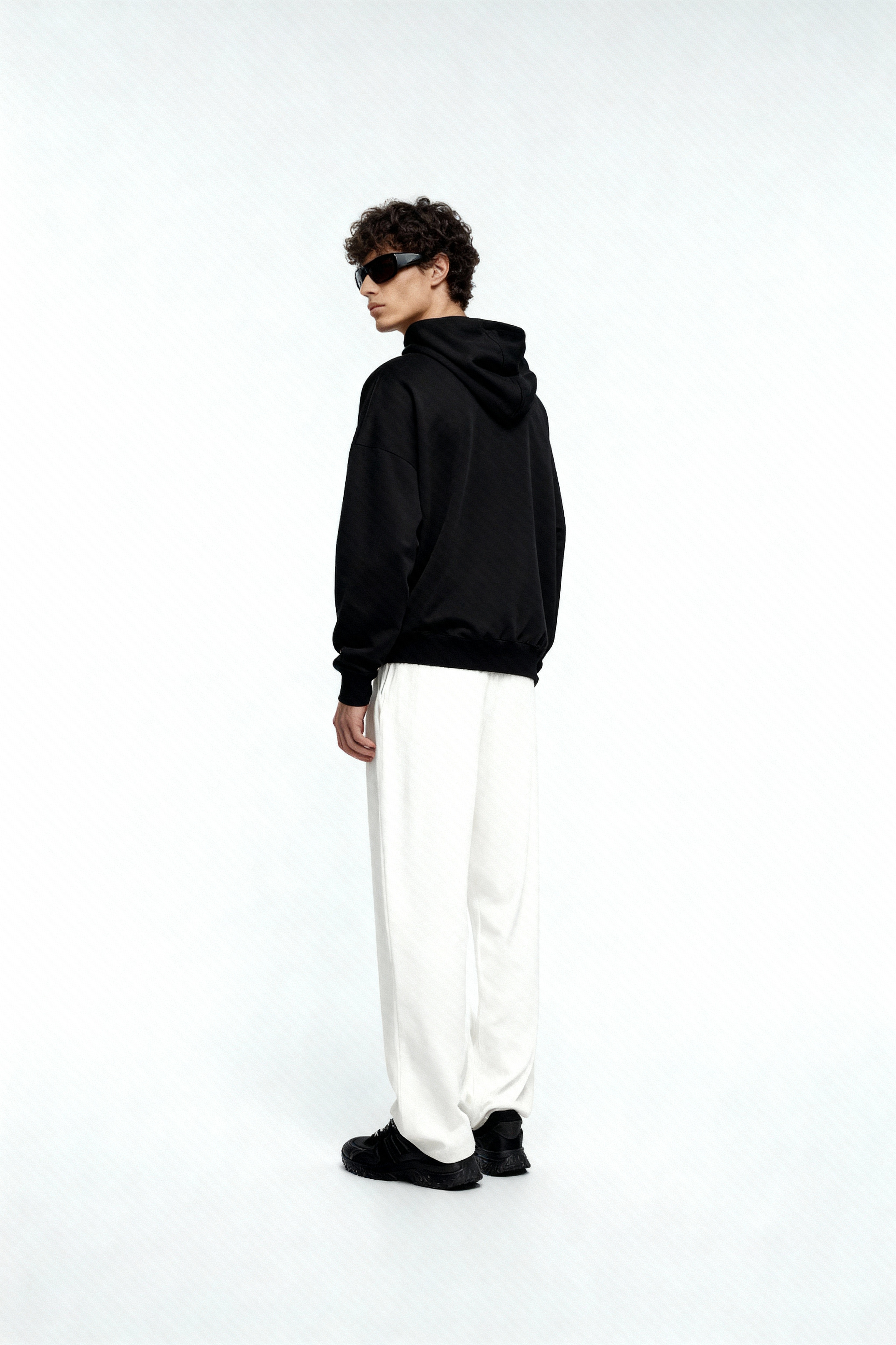 FOUDATION BLACK HOODIE